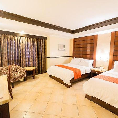 Mo2 Westown Hotel Iloilo Exterior foto