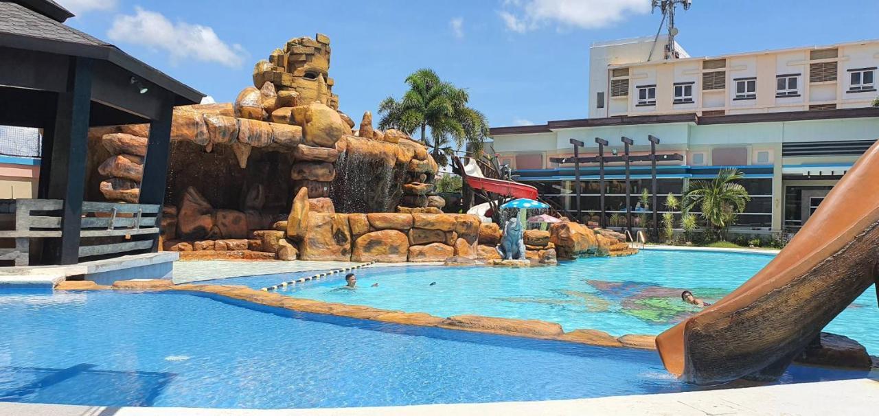 Mo2 Westown Hotel Iloilo Exterior foto